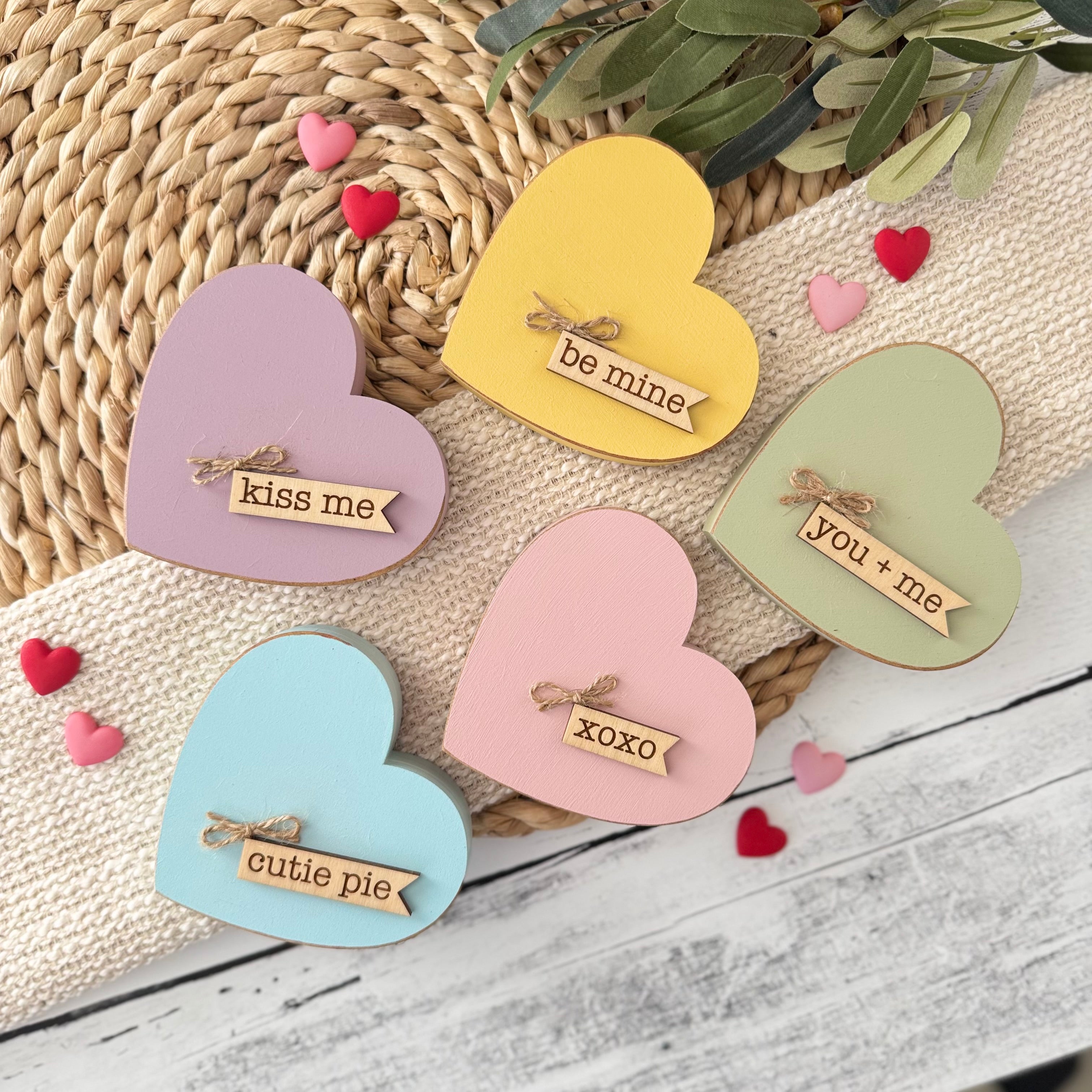 Chunky Wooden Conversation Heart Shelf Sitter