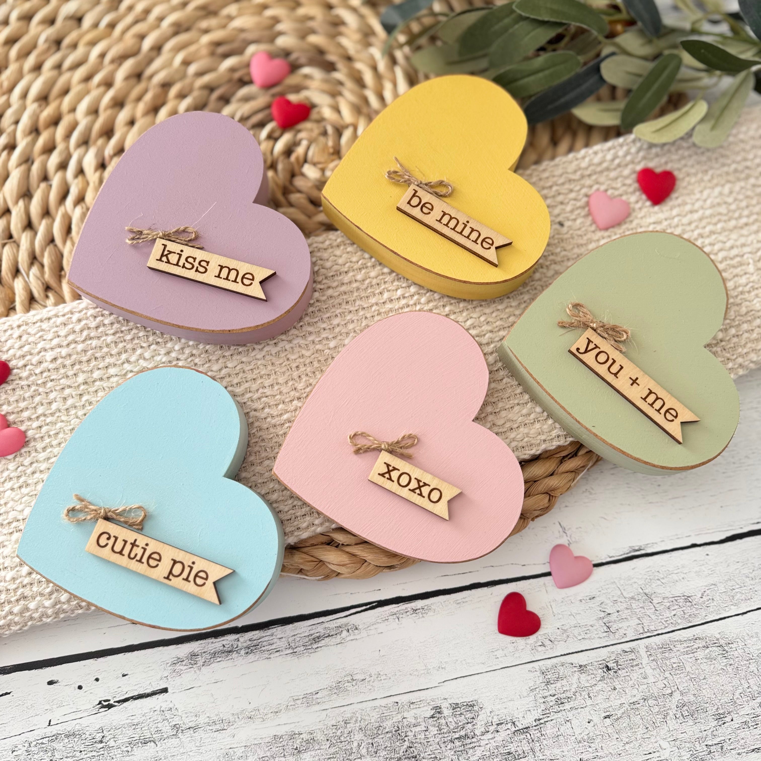 Chunky Wooden Conversation Heart Shelf Sitter
