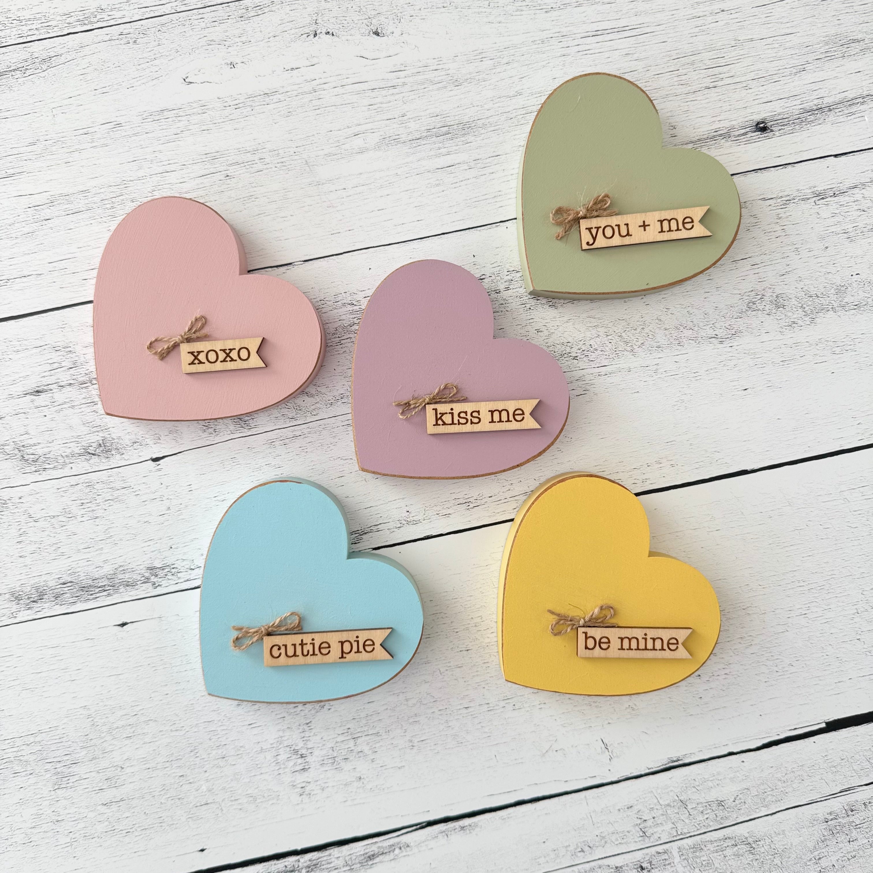 Chunky Wooden Conversation Heart Shelf Sitter