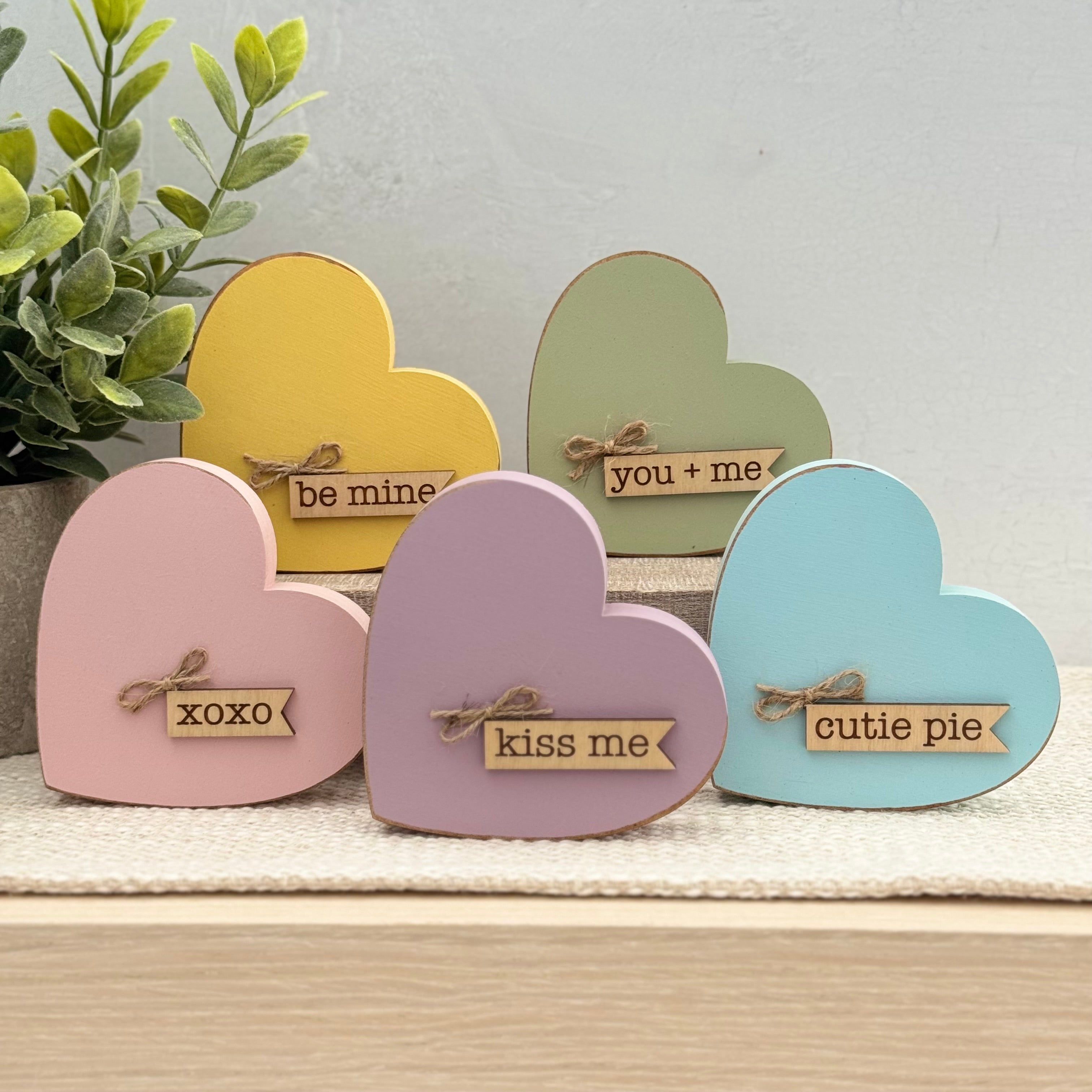 Chunky Wooden Conversation Heart Shelf Sitter