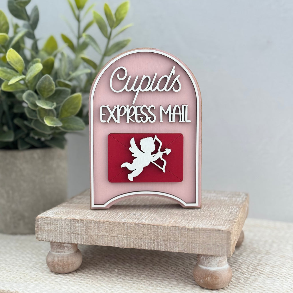 Cupid’s Express Mail Shelf Sitter