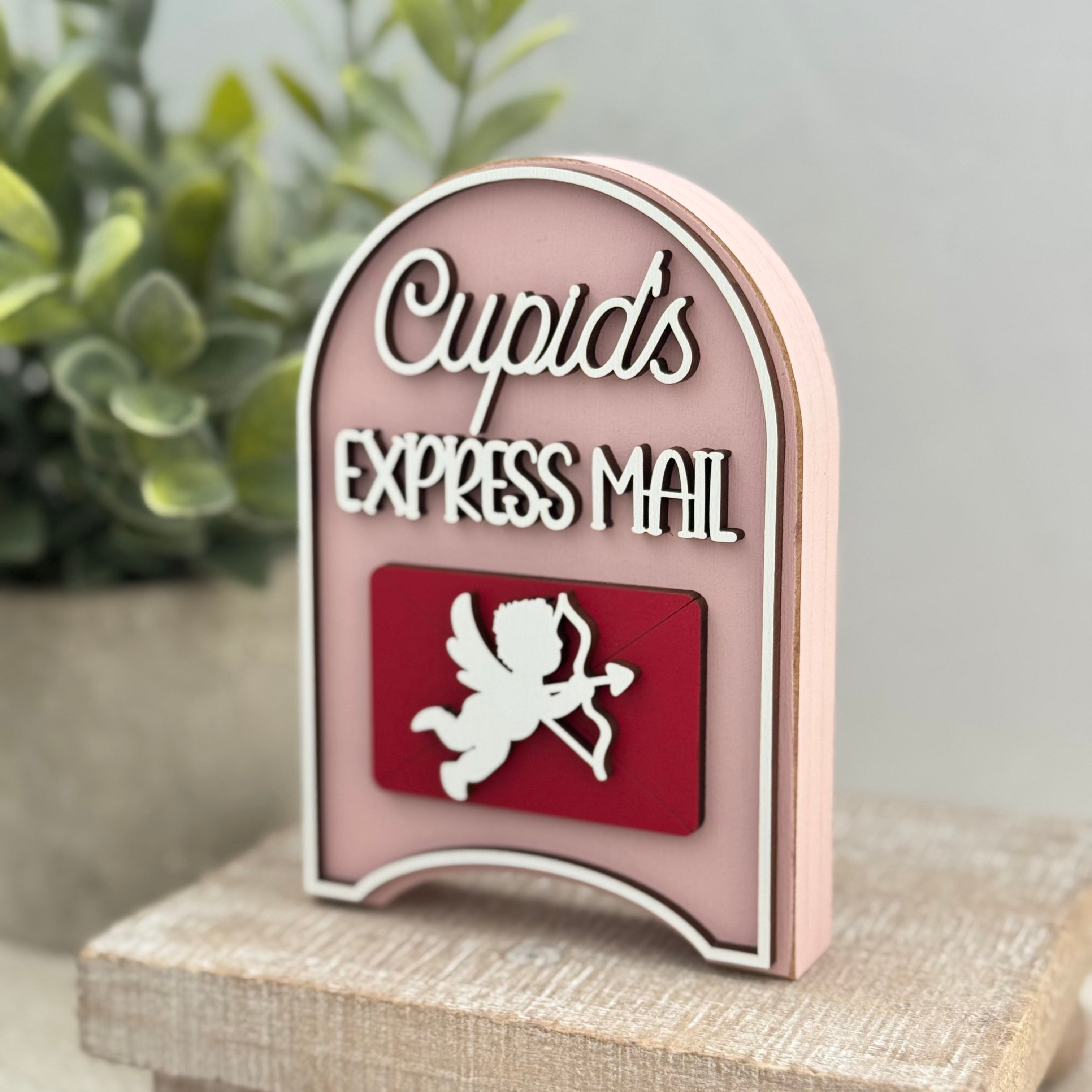 Cupid’s Express Mail Shelf Sitter