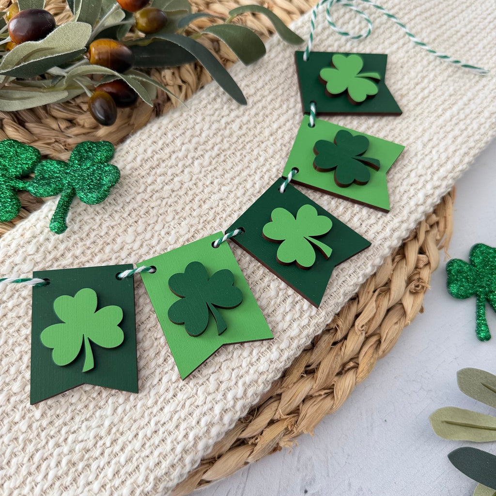Shamrock Mini Tiered Tray Banner
