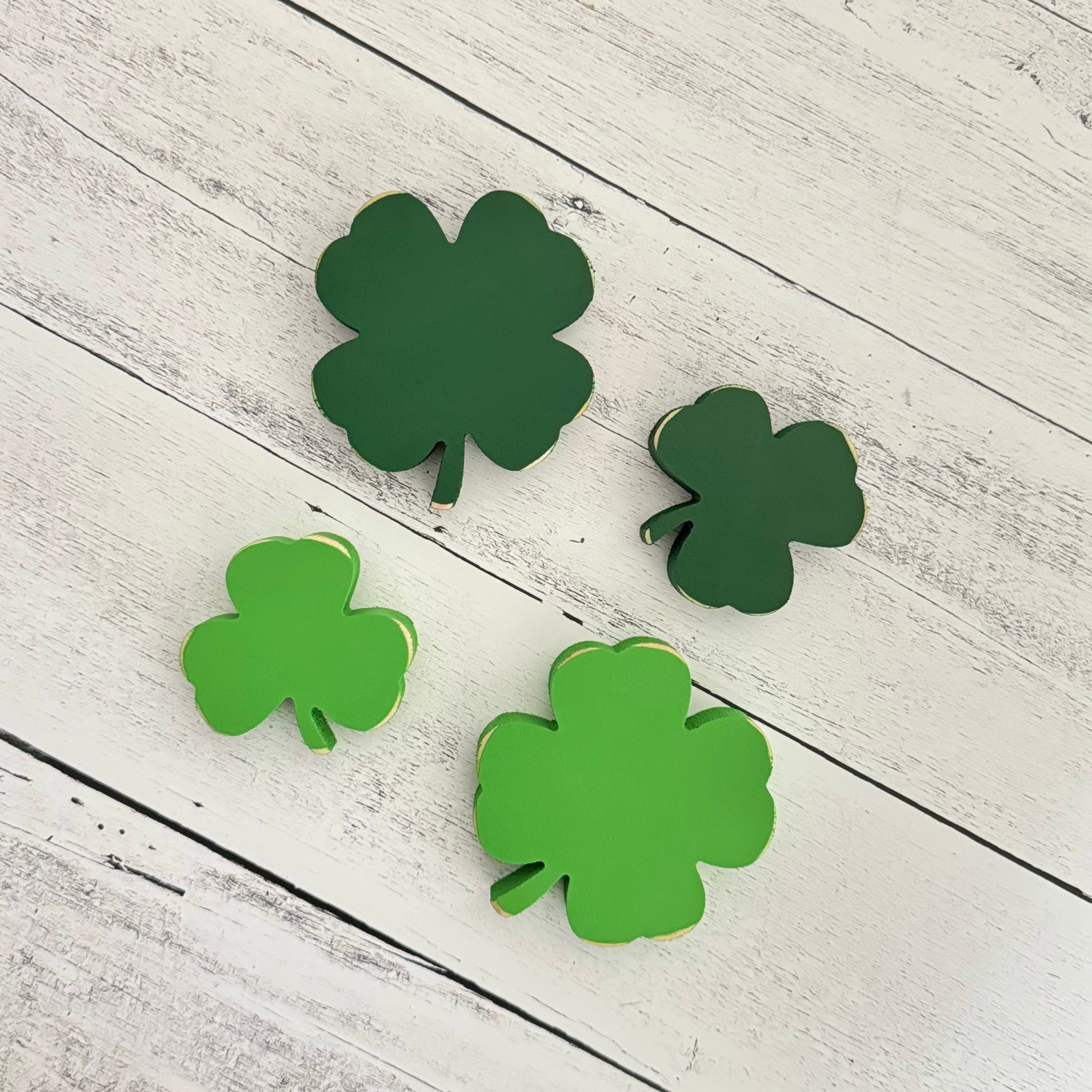 Chunky Wood Shamrock Shelf Sitter